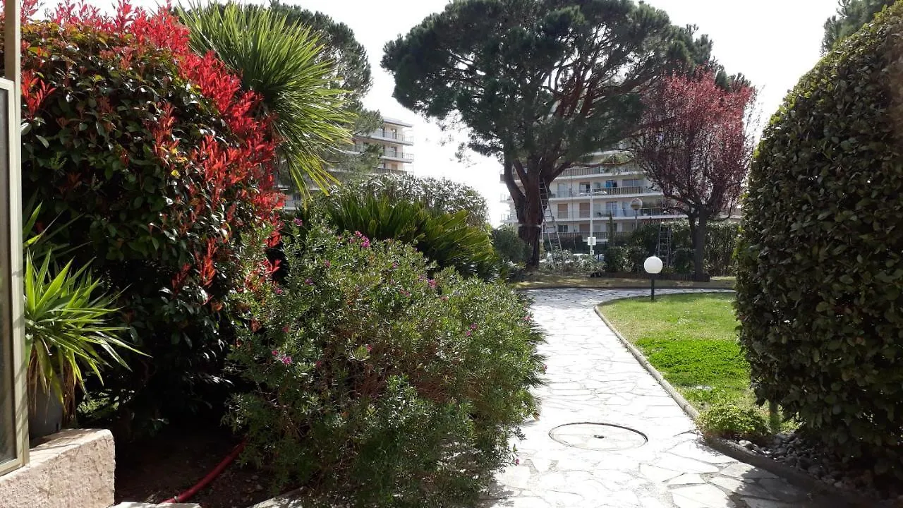 Zengarden Pool,3Bedrooms,Lit Bebe Beach800M,Box&Wifi 0*, أنتيب فرنسا